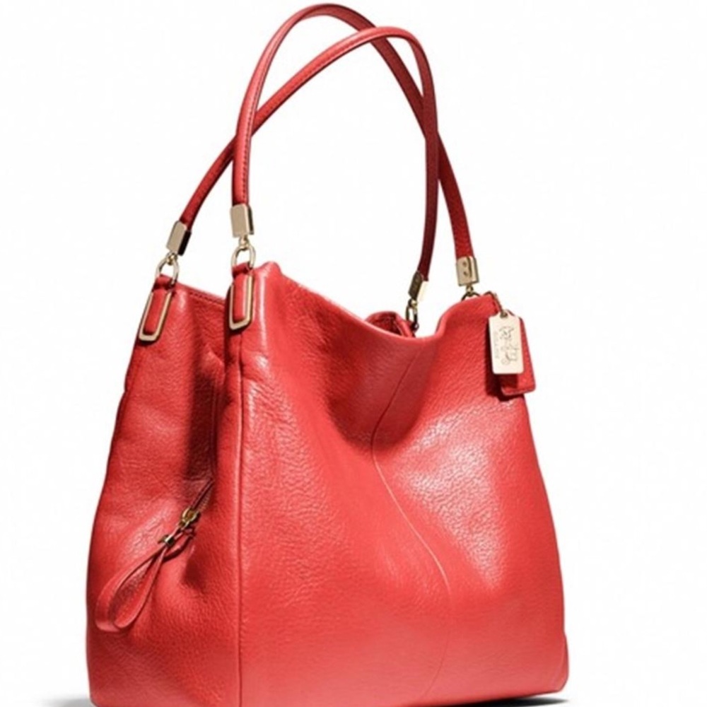 COACH PHOEBE SHOULDER BAG IN PEBBLE LEATHER